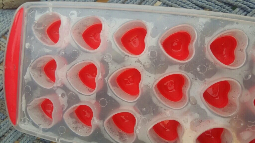 Silicone Pop Up Ice Tray - Flexible Tray for Refrigerator and Freezer - Heart Shape