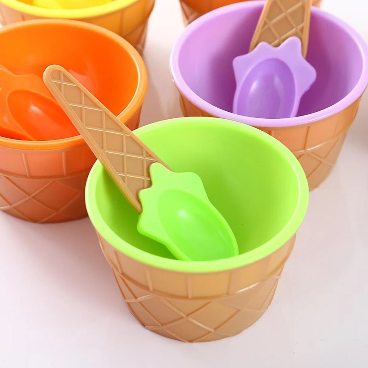 2 pec Kid Ice Cream Dessert Bowls Colorful with Plastic Spoon Waffle Cone