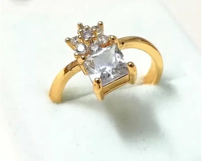 China Gold Jewelry For Women and Girls Vintage Jeweler Micro Rhinestone Pearl Flower Imitation Engagement Rings