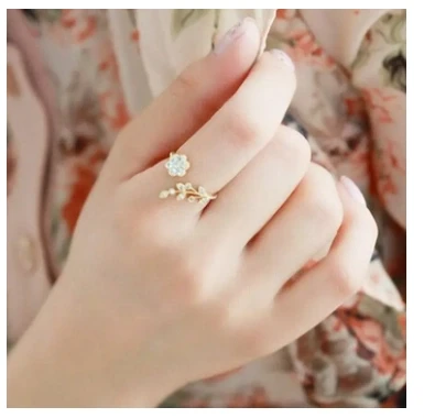 Diamond Twisted Leaves Ring for Girls