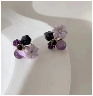 New arrival Ear studs for girls with fine plum color crystal